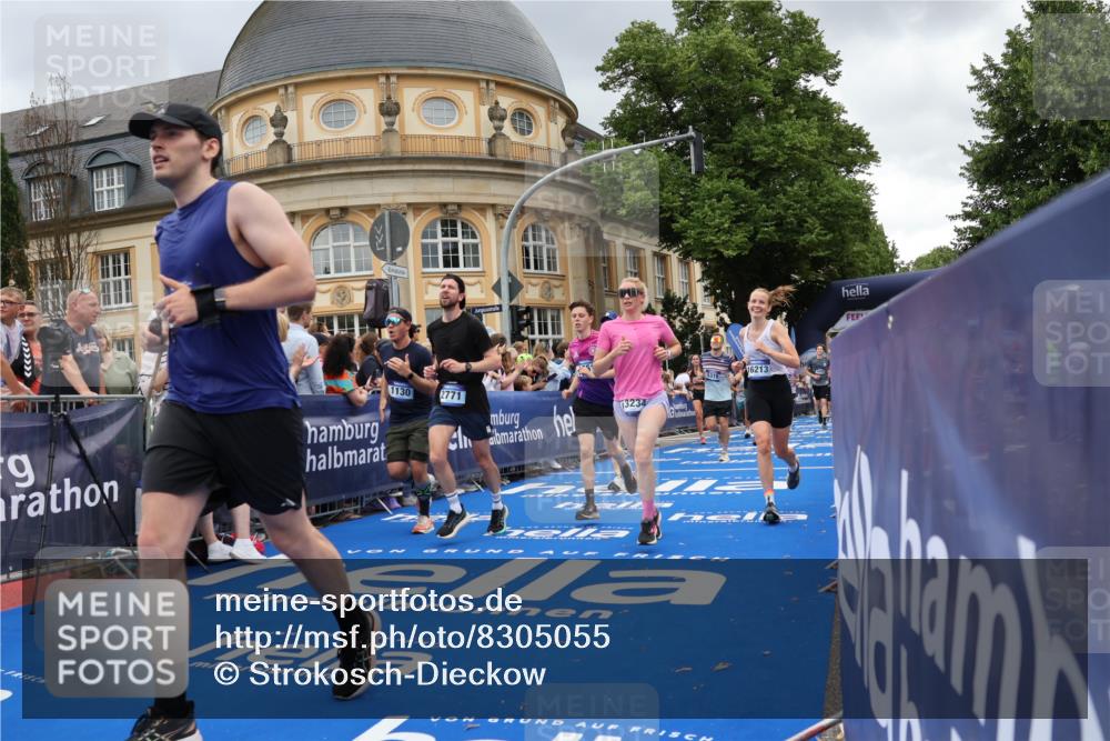 29.06.2025 - hella hamburg halbmarathon Strokosch-Dieckow http://msf.ph/oto/8305055 29.06.2025 10:55:27 Ziel 1130, 2252, 2771, 4189, 4951, 5287, 5319, 6591, 6938, 8487, 8573, 11554, 11568, 12196, 12544, 12584, 13234, 13236, 13267, 14036, 14592, 16110, 16213, 16334, 16609, 16985, 17603, 17615, 17940 meine-sportfotos.de
