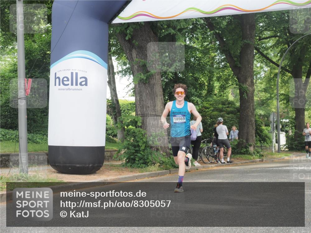 29.06.2025 - hella hamburg halbmarathon KatJ http://msf.ph/oto/8305057 29.06.2025 10:14:24 Zwischen KM18-KM19 5301 meine-sportfotos.de