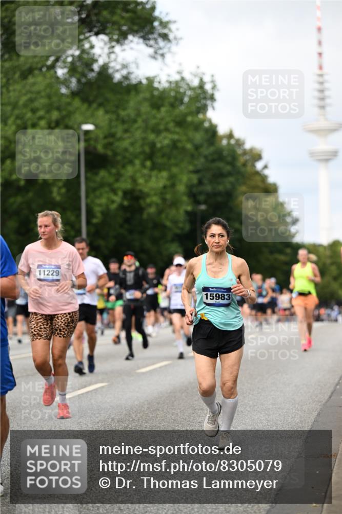 29.06.2025 - hella hamburg halbmarathon Dr. Thomas Lammeyer http://msf.ph/oto/8305079 29.06.2025 10:38:05 Kennedybrücke 1189, 1275, 1764, 1896, 2038, 2526, 2933, 3264, 3340, 3345, 3848, 4433, 4445, 4449, 4807, 4824, 4826, 5096, 5141, 5557, 5561, 5566, 5569, 5691, 5821, 5822, 5887, 6364, 6515, 6516, 6956, 7027, 7565, 7633, 7653, 7982, 8157, 8277, 8349, 8375, 8377, 8383, 8401, 8620, 9258, 9438, 9875, 9995, 10048, 10071, 10561, 10564, 10800, 11111, 11229, 11237, 11338 meine-sportfotos.de