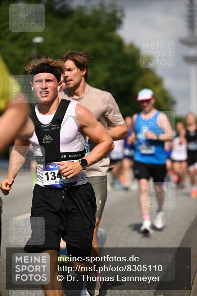 29.06.2025 - hella hamburg halbmarathon Dr. Thomas Lammeyer http://msf.ph/oto/8305110 29.06.2025 09:54:20 Kennedybrücke 1209, 1358, 1441, 1677, 1697, 2546, 3056, 3626, 4205, 4229, 4380, 4893, 5026, 5472, 5506, 5508, 5752, 5916, 6080, 6429, 6639, 6686, 6687, 7026, 7110, 8091, 8122, 8574, 8958, 10064, 10783, 11281, 11284, 11305 meine-sportfotos.de