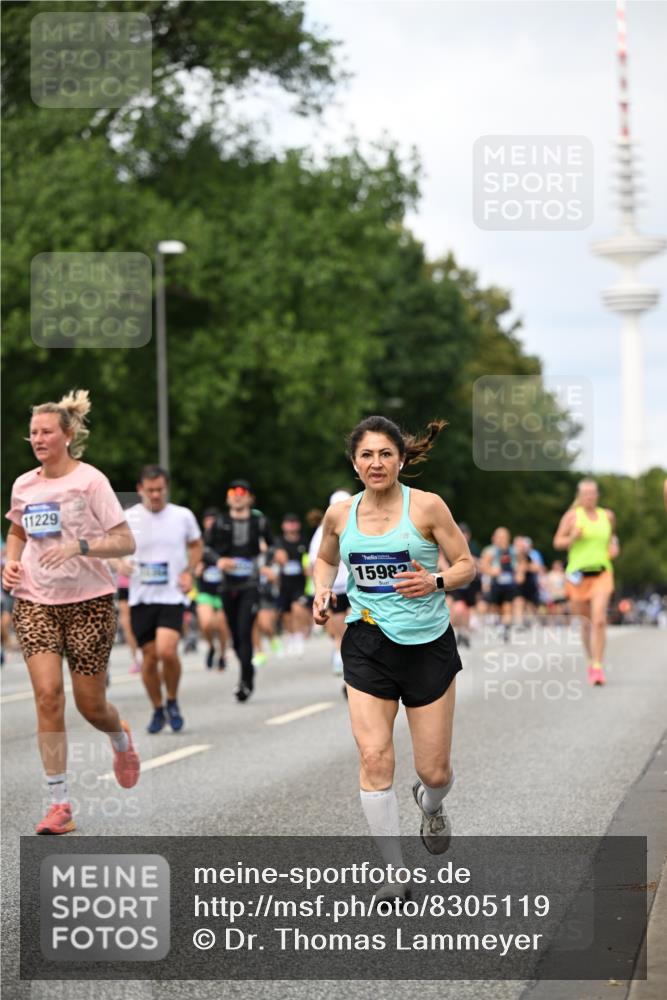 29.06.2025 - hella hamburg halbmarathon Dr. Thomas Lammeyer http://msf.ph/oto/8305119 29.06.2025 10:38:06 Kennedybrücke 1189, 1275, 1764, 1896, 2038, 2276, 2464, 2526, 2933, 3264, 3340, 3345, 3848, 4445, 4449, 4807, 4824, 4826, 5096, 5141, 5557, 5561, 5566, 5569, 5691, 5821, 5822, 5887, 6364, 6515, 6516, 6956, 7027, 7565, 7633, 7653, 7982, 8157, 8277, 8349, 8375, 8377, 8383, 8401, 8620, 9258, 9438, 9875, 9995, 10048, 10071, 10561, 10564, 10800, 11111, 11229, 11237, 11338 meine-sportfotos.de