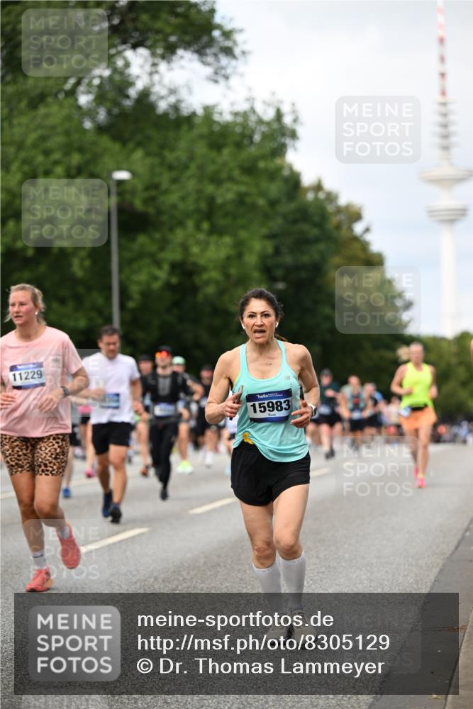 29.06.2025 - hella hamburg halbmarathon Dr. Thomas Lammeyer http://msf.ph/oto/8305129 29.06.2025 10:38:06 Kennedybrücke 1189, 1275, 1764, 1896, 2038, 2276, 2464, 2526, 2933, 3264, 3340, 3345, 3848, 4445, 4449, 4807, 4824, 4826, 5096, 5141, 5557, 5561, 5566, 5569, 5691, 5821, 5822, 5887, 6364, 6515, 6516, 6956, 7027, 7565, 7633, 7653, 7982, 8157, 8277, 8349, 8375, 8377, 8383, 8401, 8620, 9258, 9438, 9875, 9995, 10048, 10071, 10561, 10564, 10800, 11111, 11229, 11237, 11338 meine-sportfotos.de