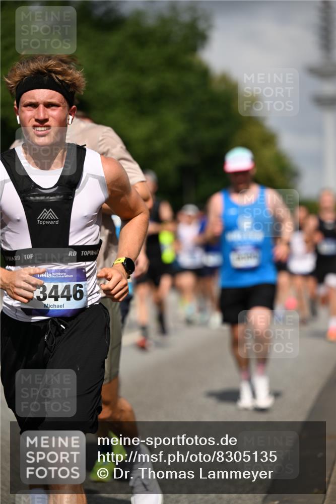 29.06.2025 - hella hamburg halbmarathon Dr. Thomas Lammeyer http://msf.ph/oto/8305135 29.06.2025 09:54:20 Kennedybrücke 1209, 1358, 1441, 1677, 1697, 2546, 3056, 3626, 4205, 4229, 4380, 4893, 5026, 5472, 5506, 5508, 5752, 5916, 6080, 6429, 6639, 6686, 6687, 7026, 7110, 8091, 8122, 8574, 8958, 10064, 10783, 11281, 11284, 11305 meine-sportfotos.de