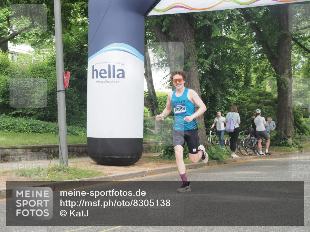 29.06.2025 - hella hamburg halbmarathon KatJ http://msf.ph/oto/8305138 29.06.2025 10:14:24 Zwischen KM18-KM19 5301 meine-sportfotos.de