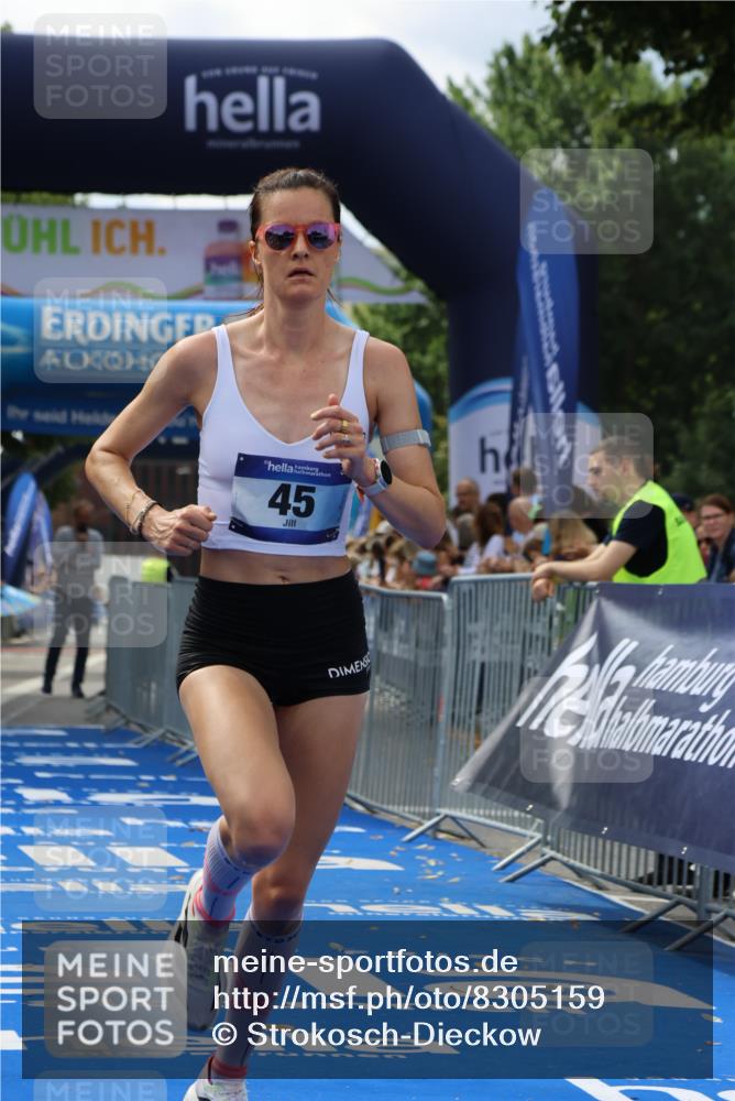 29.06.2025 - hella hamburg halbmarathon Strokosch-Dieckow http://msf.ph/oto/8305159 29.06.2025 10:15:46 Ziel 45 meine-sportfotos.de