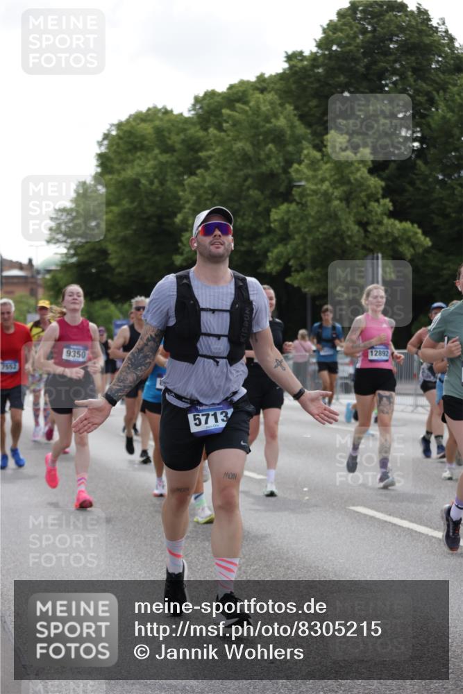 29.06.2025 - hella hamburg halbmarathon Jannik Wohlers http://msf.ph/oto/8305215 29.06.2025 10:37:43 Lombardsbrücke 1196, 1394, 1457, 1578, 1742, 1901, 1966, 2786, 3242, 3716, 3880, 4414, 4921, 5300, 5713, 6199, 6200, 6697, 6751, 6930, 7118, 7165, 7244, 7552, 7629, 7914, 8198, 8199, 8539, 8615, 8696, 9350, 9391, 10025, 10584, 11152, 11421, 11456, 11457, 11479, 12573, 12892, 12997, 13103, 13442, 14016, 14163, 15329, 15355, 15417, 15562, 15762, 16061, 16211, 16220, 16360, 16658, 16876, 17053, 18572, 18592, 18937 meine-sportfotos.de