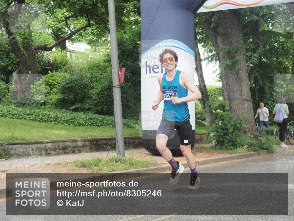 29.06.2025 - hella hamburg halbmarathon KatJ http://msf.ph/oto/8305246 29.06.2025 10:14:25 Zwischen KM18-KM19 5301 meine-sportfotos.de