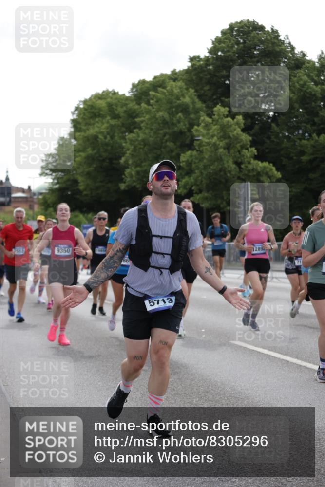 29.06.2025 - hella hamburg halbmarathon Jannik Wohlers http://msf.ph/oto/8305296 29.06.2025 10:37:43 Lombardsbrücke 1196, 1394, 1457, 1578, 1742, 1901, 1966, 2786, 3242, 3716, 3880, 4414, 4921, 5300, 5713, 6199, 6200, 6697, 6751, 6930, 7118, 7165, 7244, 7552, 7629, 7914, 8198, 8199, 8539, 8615, 8696, 9350, 9391, 10025, 10584, 11152, 11421, 11456, 11457, 11479, 12573, 12892, 12997, 13103, 13442, 14016, 14163, 15329, 15355, 15417, 15562, 15762, 16061, 16211, 16220, 16360, 16658, 16876, 17053, 18572, 18592, 18937 meine-sportfotos.de