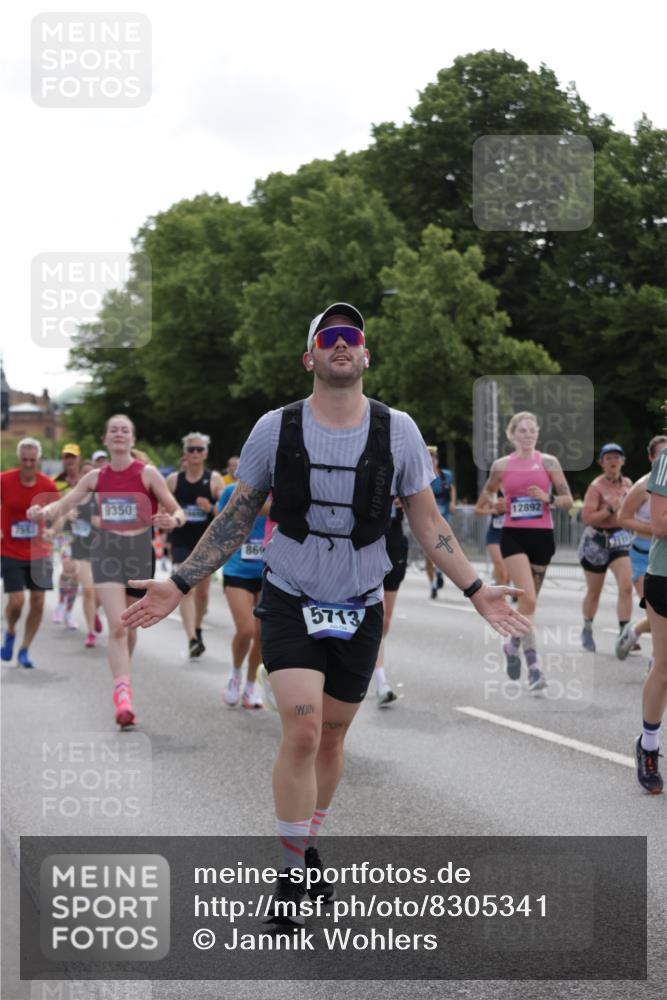29.06.2025 - hella hamburg halbmarathon Jannik Wohlers http://msf.ph/oto/8305341 29.06.2025 10:37:43 Lombardsbrücke 1196, 1394, 1457, 1578, 1742, 1901, 1966, 2786, 3242, 3716, 3880, 4414, 4921, 5300, 5713, 6199, 6200, 6697, 6751, 6930, 7118, 7165, 7244, 7552, 7629, 7914, 8198, 8199, 8539, 8615, 8696, 9350, 9391, 10025, 10584, 11152, 11421, 11456, 11457, 11479, 12573, 12892, 12997, 13103, 13442, 14016, 14163, 15329, 15355, 15417, 15562, 15762, 16061, 16211, 16220, 16360, 16658, 16876, 17053, 18572, 18592, 18937 meine-sportfotos.de