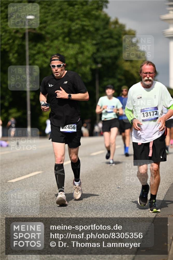 29.06.2025 - hella hamburg halbmarathon Dr. Thomas Lammeyer http://msf.ph/oto/8305356 29.06.2025 10:16:38 Kennedybrücke 1020, 1051, 2531, 2942, 3360, 3363, 4532, 5150, 6489, 7014, 7907, 8398, 8405, 8917, 9428, 9705, 10067, 10402, 10409, 11025 meine-sportfotos.de