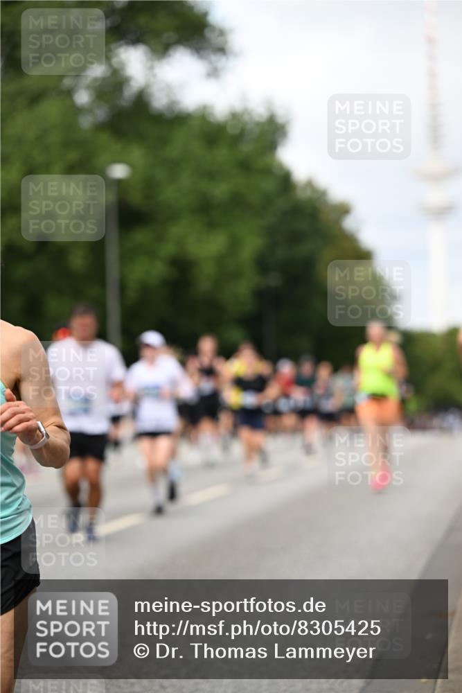 29.06.2025 - hella hamburg halbmarathon Dr. Thomas Lammeyer http://msf.ph/oto/8305425 29.06.2025 10:38:07 Kennedybrücke 1189, 1275, 1764, 1896, 2038, 2276, 2464, 2526, 2933, 3264, 3340, 3345, 3848, 4445, 4807, 4824, 4826, 5096, 5141, 5557, 5561, 5566, 5569, 5691, 5821, 5822, 5887, 6364, 6515, 6516, 6574, 6956, 7027, 7565, 7633, 7653, 7982, 8157, 8277, 8282, 8349, 8375, 8377, 8383, 8401, 8620, 9258, 9438, 9875, 9995, 10007, 10048, 10071, 10561, 10564, 10800, 11111, 11229, 11237, 11338 meine-sportfotos.de