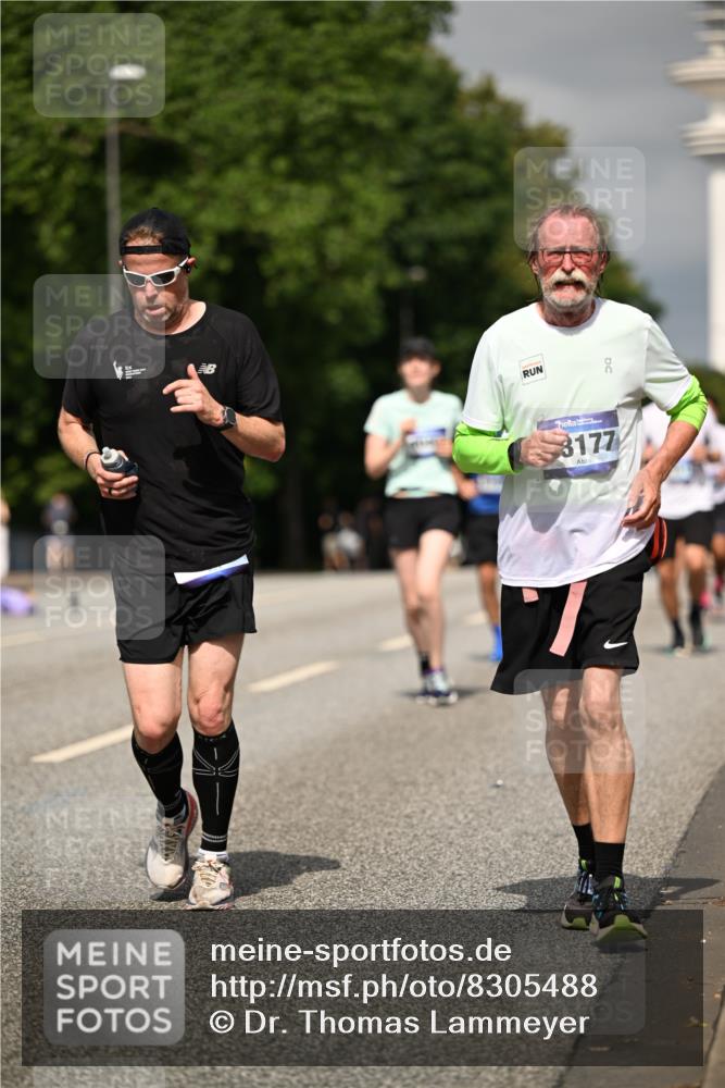 29.06.2025 - hella hamburg halbmarathon Dr. Thomas Lammeyer http://msf.ph/oto/8305488 29.06.2025 10:16:38 Kennedybrücke 1020, 1051, 2531, 2942, 3360, 3363, 4532, 5150, 6489, 7014, 7907, 8398, 8405, 8917, 9428, 9705, 10067, 10402, 10409, 11025 meine-sportfotos.de