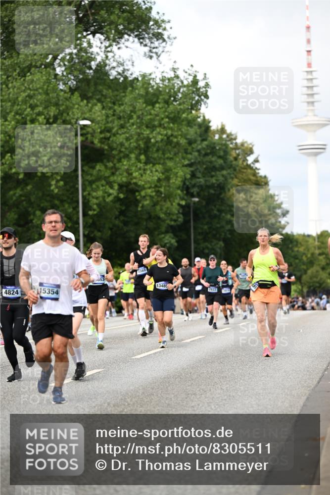 29.06.2025 - hella hamburg halbmarathon Dr. Thomas Lammeyer http://msf.ph/oto/8305511 29.06.2025 10:38:08 Kennedybrücke 1189, 1275, 1764, 2038, 2276, 2464, 2526, 2933, 3264, 3340, 3345, 3848, 4445, 4807, 4824, 4826, 5096, 5141, 5557, 5566, 5569, 5691, 5821, 5822, 5887, 6364, 6515, 6516, 6574, 6956, 7027, 7565, 7633, 7653, 7982, 8157, 8277, 8282, 8349, 8375, 8377, 8383, 8401, 8620, 9438, 9875, 9995, 10007, 10048, 10071, 10561, 10564, 10800, 11111, 11229, 11237, 11338 meine-sportfotos.de