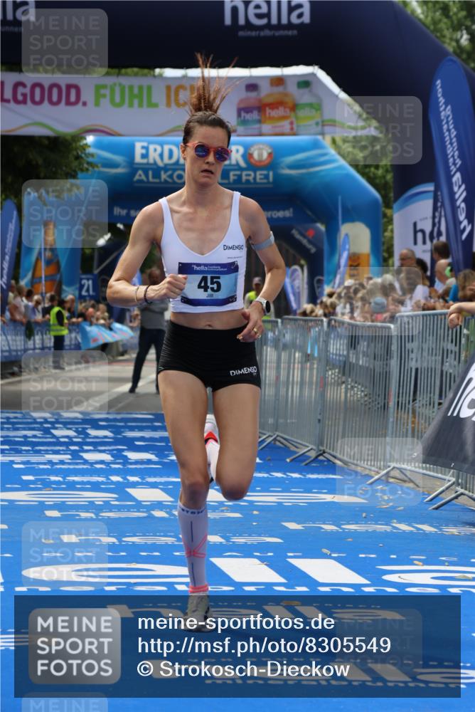 29.06.2025 - hella hamburg halbmarathon Strokosch-Dieckow http://msf.ph/oto/8305549 29.06.2025 10:15:45 Ziel 45 meine-sportfotos.de