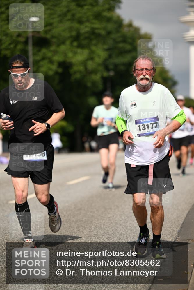 29.06.2025 - hella hamburg halbmarathon Dr. Thomas Lammeyer http://msf.ph/oto/8305562 29.06.2025 10:16:39 Kennedybrücke 1020, 1051, 2531, 2942, 3360, 3363, 4532, 5150, 6489, 7014, 7873, 7907, 8398, 8405, 8917, 9428, 9705, 10067, 10402, 10409, 11025 meine-sportfotos.de