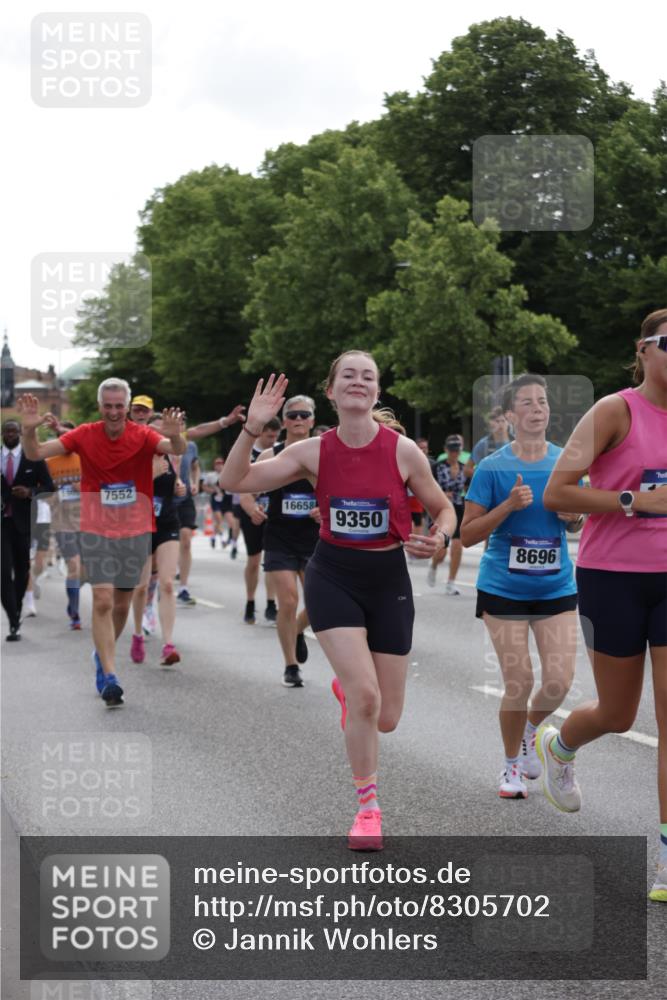 29.06.2025 - hella hamburg halbmarathon Jannik Wohlers http://msf.ph/oto/8305702 29.06.2025 10:37:45 Lombardsbrücke 1196, 1394, 1457, 1596, 1742, 1901, 1966, 2498, 2786, 3242, 3716, 3880, 4414, 4921, 5300, 5713, 6199, 6200, 6697, 6751, 6930, 7118, 7165, 7552, 7629, 7914, 8198, 8199, 8539, 8615, 8696, 9350, 9391, 10025, 10584, 11152, 11421, 11479, 11812, 12573, 12675, 12892, 12997, 13103, 13442, 14016, 14163, 14406, 15329, 15355, 15417, 15562, 15762, 16061, 16211, 16220, 16465, 16658, 16876, 16942, 17053, 18572, 18592, 18937 meine-sportfotos.de