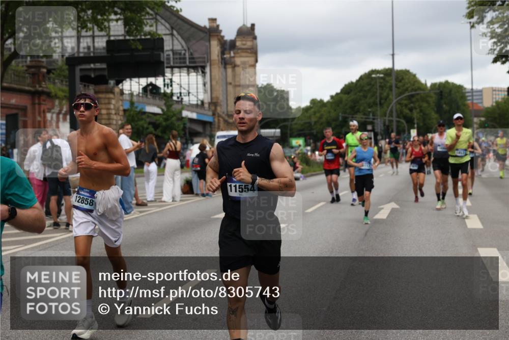 29.06.2025 - hella hamburg halbmarathon Yannick Fuchs http://msf.ph/oto/8305743 29.06.2025 10:50:16 20KM 1877, 2083, 2378, 2741, 3042, 3048, 4152, 4594, 4813, 5287, 5465, 5570, 5721, 5744, 6759, 7037, 7547, 7646, 8311, 8330, 8968, 8996, 9246, 9622, 9884, 9903, 10084, 10093, 10665, 11143, 11554, 11638, 11870, 12590, 12858, 13691, 14588, 14867, 15134, 15407, 16008, 16009, 16043, 16121, 16620, 16625, 16679, 17268, 17468, 17660, 17993, 18117, 18531, 18634, 18867, 18966 meine-sportfotos.de