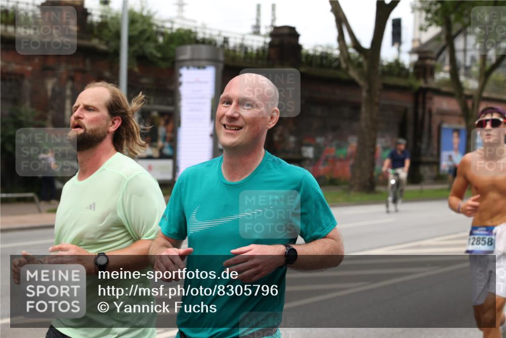 29.06.2025 - hella hamburg halbmarathon Yannick Fuchs http://msf.ph/oto/8305796 29.06.2025 10:50:16 20KM 1877, 2083, 2378, 2741, 3042, 3048, 4152, 4594, 4813, 5287, 5465, 5570, 5721, 5744, 6759, 7037, 7547, 7646, 8311, 8330, 8968, 8996, 9246, 9622, 9884, 9903, 10084, 10093, 10665, 11143, 11554, 11638, 11870, 12590, 12858, 13691, 14588, 14867, 15134, 15407, 16008, 16009, 16043, 16121, 16620, 16625, 16679, 17268, 17468, 17660, 17993, 18117, 18531, 18634, 18867, 18966 meine-sportfotos.de