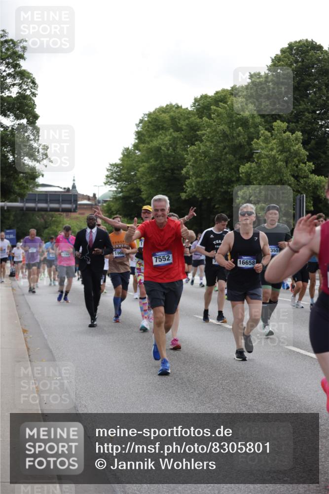 29.06.2025 - hella hamburg halbmarathon Jannik Wohlers http://msf.ph/oto/8305801 29.06.2025 10:37:46 Lombardsbrücke 1196, 1394, 1457, 1596, 1742, 1901, 1966, 2498, 2786, 3242, 3338, 3716, 3880, 4414, 4921, 5300, 5713, 6199, 6200, 6697, 6751, 6930, 7118, 7165, 7552, 7629, 7868, 7914, 8198, 8199, 8539, 8615, 8696, 9350, 9391, 10025, 10584, 11152, 11421, 11479, 11812, 12573, 12675, 12892, 12997, 13103, 13442, 13833, 14016, 14163, 14406, 15329, 15355, 15417, 15562, 15762, 16061, 16220, 16465, 16658, 16876, 16942, 17053, 18572, 18592, 18937 meine-sportfotos.de