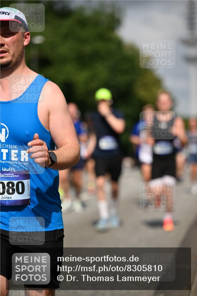 29.06.2025 - hella hamburg halbmarathon Dr. Thomas Lammeyer http://msf.ph/oto/8305810 29.06.2025 09:54:23 Kennedybrücke 1209, 1441, 1677, 1697, 2546, 2579, 3056, 3626, 4205, 4229, 4380, 4888, 4889, 4893, 5026, 5087, 5472, 5506, 5508, 5752, 5916, 6080, 6429, 6639, 6686, 6687, 7026, 7110, 8091, 8122, 8574, 8958, 8966, 10064, 10783, 11281, 11284, 11305 meine-sportfotos.de