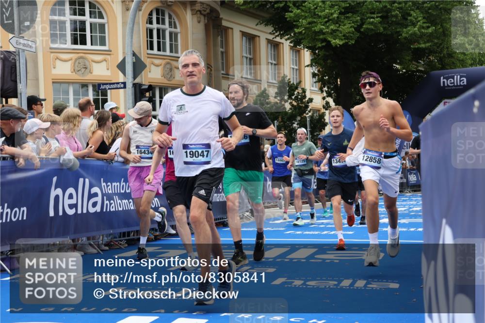 29.06.2025 - hella hamburg halbmarathon Strokosch-Dieckow http://msf.ph/oto/8305841 29.06.2025 10:55:49 Ziel 1179, 2612, 3256, 3668, 4772, 5021, 6569, 6924, 7147, 7221, 7976, 8968, 9246, 10084, 12483, 12858, 13474, 14365, 15884, 16401, 16434, 16786, 18125, 18190, 18867, 19047 meine-sportfotos.de