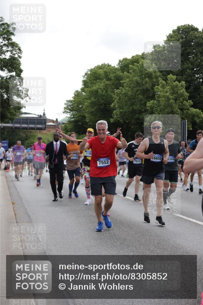 29.06.2025 - hella hamburg halbmarathon Jannik Wohlers http://msf.ph/oto/8305852 29.06.2025 10:37:46 Lombardsbrücke 1196, 1394, 1457, 1596, 1742, 1901, 1966, 2498, 2786, 3242, 3338, 3716, 3880, 4414, 4921, 5300, 5713, 6199, 6200, 6697, 6751, 6930, 7118, 7165, 7552, 7629, 7868, 7914, 8198, 8199, 8539, 8615, 8696, 9350, 9391, 10025, 10584, 11152, 11421, 11479, 11812, 12573, 12675, 12892, 12997, 13103, 13442, 13833, 14016, 14163, 14406, 15329, 15355, 15417, 15562, 15762, 16061, 16220, 16465, 16658, 16876, 16942, 17053, 18572, 18592, 18937 meine-sportfotos.de