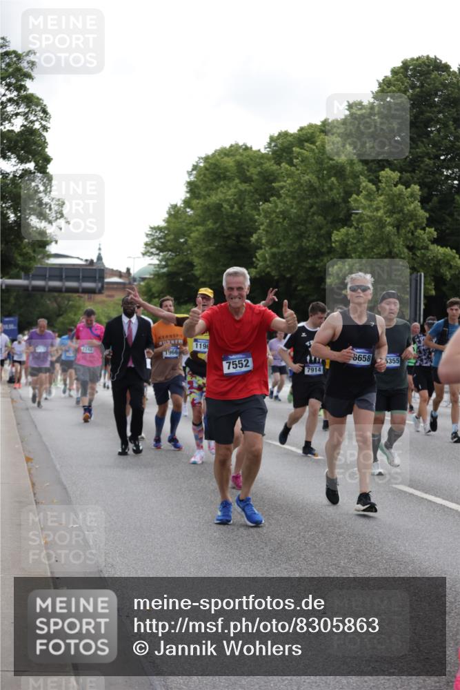 29.06.2025 - hella hamburg halbmarathon Jannik Wohlers http://msf.ph/oto/8305863 29.06.2025 10:37:46 Lombardsbrücke 1196, 1394, 1457, 1596, 1742, 1901, 1966, 2498, 2786, 3242, 3338, 3716, 3880, 4414, 4921, 5300, 5713, 6199, 6200, 6697, 6751, 6930, 7118, 7165, 7552, 7629, 7868, 7914, 8198, 8199, 8539, 8615, 8696, 9350, 9391, 10025, 10584, 11152, 11421, 11479, 11812, 12573, 12675, 12892, 12997, 13103, 13442, 13833, 14016, 14163, 14406, 15329, 15355, 15417, 15562, 15762, 16061, 16220, 16465, 16658, 16876, 16942, 17053, 18572, 18592, 18937 meine-sportfotos.de