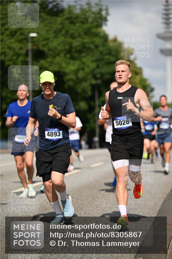29.06.2025 - hella hamburg halbmarathon Dr. Thomas Lammeyer http://msf.ph/oto/8305867 29.06.2025 09:54:24 Kennedybrücke 1209, 1441, 1677, 1697, 2546, 2579, 3056, 3626, 4205, 4229, 4380, 4888, 4889, 4893, 5026, 5087, 5472, 5506, 5508, 5752, 5916, 6080, 6429, 6639, 6686, 6687, 7026, 7110, 8091, 8122, 8574, 8958, 8966, 10064, 10783, 11281, 11284, 11305 meine-sportfotos.de