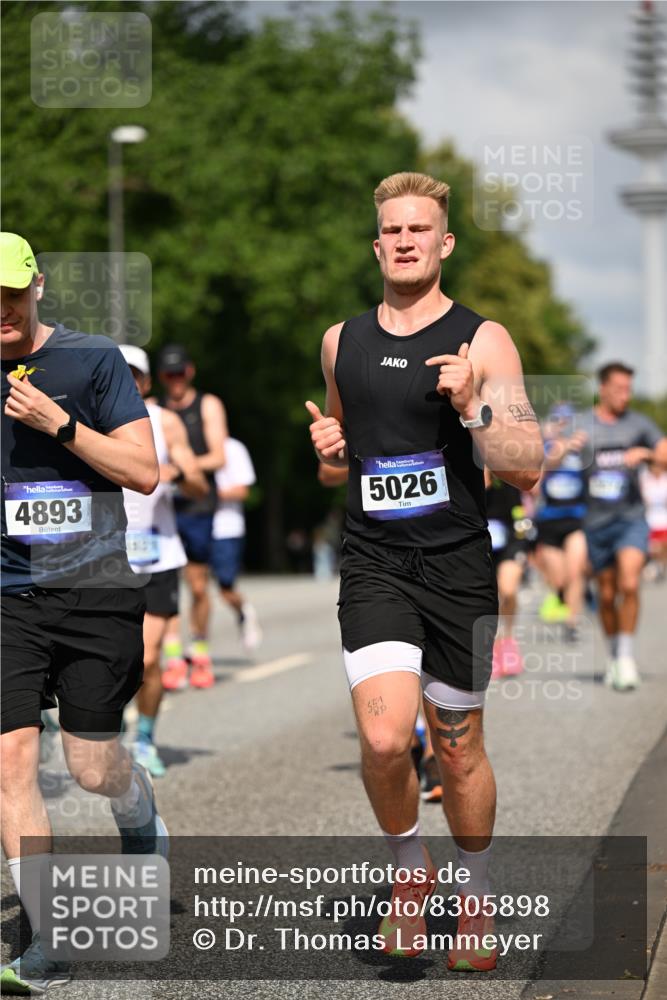 29.06.2025 - hella hamburg halbmarathon Dr. Thomas Lammeyer http://msf.ph/oto/8305898 29.06.2025 09:54:24 Kennedybrücke 1209, 1441, 1677, 1697, 2546, 2579, 3056, 3626, 4205, 4229, 4380, 4888, 4889, 4893, 5026, 5087, 5472, 5506, 5508, 5752, 5916, 6080, 6429, 6639, 6686, 6687, 7026, 7110, 8091, 8122, 8574, 8958, 8966, 10064, 10783, 11281, 11284, 11305 meine-sportfotos.de