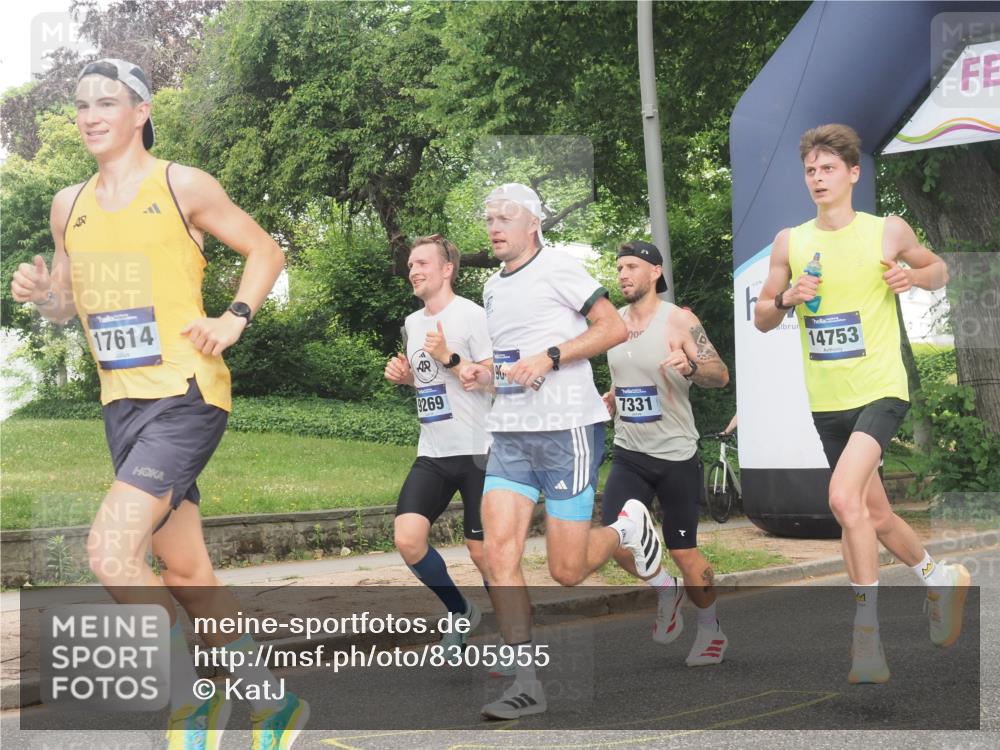 29.06.2025 - hella hamburg halbmarathon KatJ http://msf.ph/oto/8305955 29.06.2025 10:14:31 Zwischen KM18-KM19 7331 meine-sportfotos.de