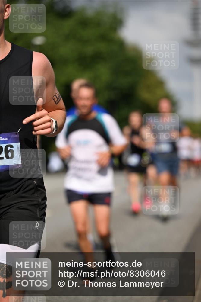 29.06.2025 - hella hamburg halbmarathon Dr. Thomas Lammeyer http://msf.ph/oto/8306046 29.06.2025 09:54:25 Kennedybrücke 1209, 1441, 1677, 1697, 2546, 2579, 3056, 3626, 4205, 4229, 4380, 4888, 4889, 4893, 5026, 5087, 5472, 5506, 5508, 5752, 5916, 6080, 6429, 6639, 6686, 6687, 6721, 7026, 7110, 7284, 8091, 8122, 8319, 8574, 8966, 9313, 10064, 10783, 11281, 11284 meine-sportfotos.de