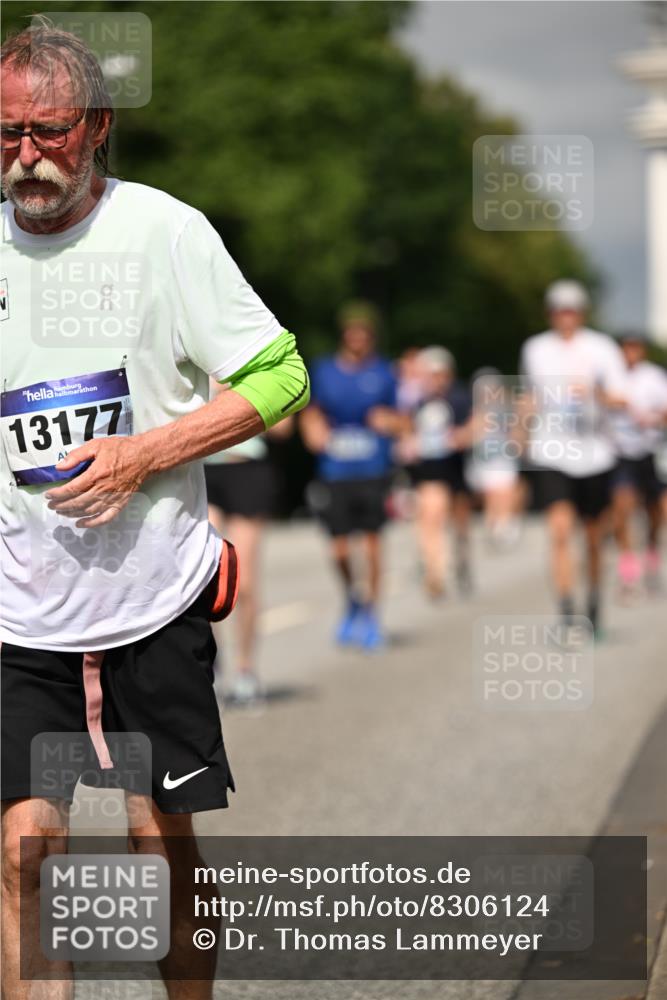 29.06.2025 - hella hamburg halbmarathon Dr. Thomas Lammeyer http://msf.ph/oto/8306124 29.06.2025 10:16:40 Kennedybrücke 1020, 1051, 2531, 2942, 3360, 3363, 4532, 5150, 6489, 7014, 7873, 7907, 8398, 8405, 8917, 9705, 10067, 10402, 10409, 11025 meine-sportfotos.de