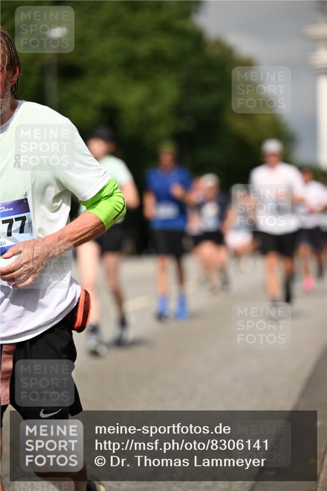 29.06.2025 - hella hamburg halbmarathon Dr. Thomas Lammeyer http://msf.ph/oto/8306141 29.06.2025 10:16:40 Kennedybrücke 1020, 1051, 2531, 2942, 3360, 3363, 4532, 5150, 6489, 7014, 7873, 7907, 8398, 8405, 8917, 9705, 10067, 10402, 10409, 11025 meine-sportfotos.de