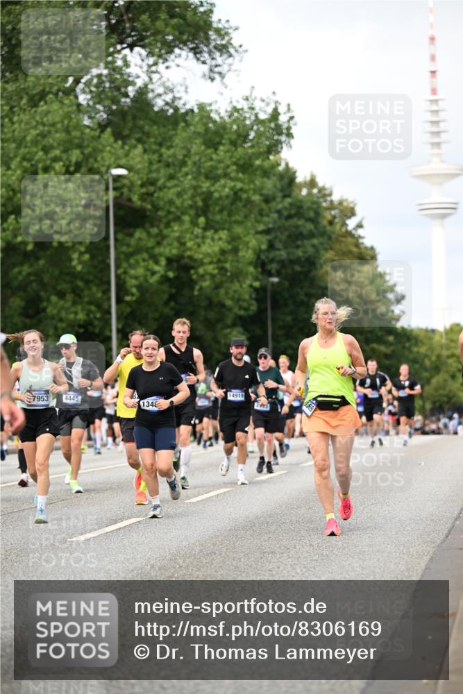 29.06.2025 - hella hamburg halbmarathon Dr. Thomas Lammeyer http://msf.ph/oto/8306169 29.06.2025 10:38:10 Kennedybrücke 1189, 1275, 1764, 1787, 2038, 2276, 2464, 2496, 2526, 2933, 3264, 3340, 3345, 3848, 4445, 4807, 4824, 4826, 5096, 5141, 5557, 5566, 5569, 5691, 5821, 5822, 5887, 6364, 6515, 6516, 6574, 6956, 7027, 7565, 7633, 7653, 7982, 8157, 8277, 8282, 8349, 8375, 8377, 8383, 8401, 9094, 9875, 9995, 10007, 10048, 10071, 10561, 10564, 11229, 11237, 11338 meine-sportfotos.de