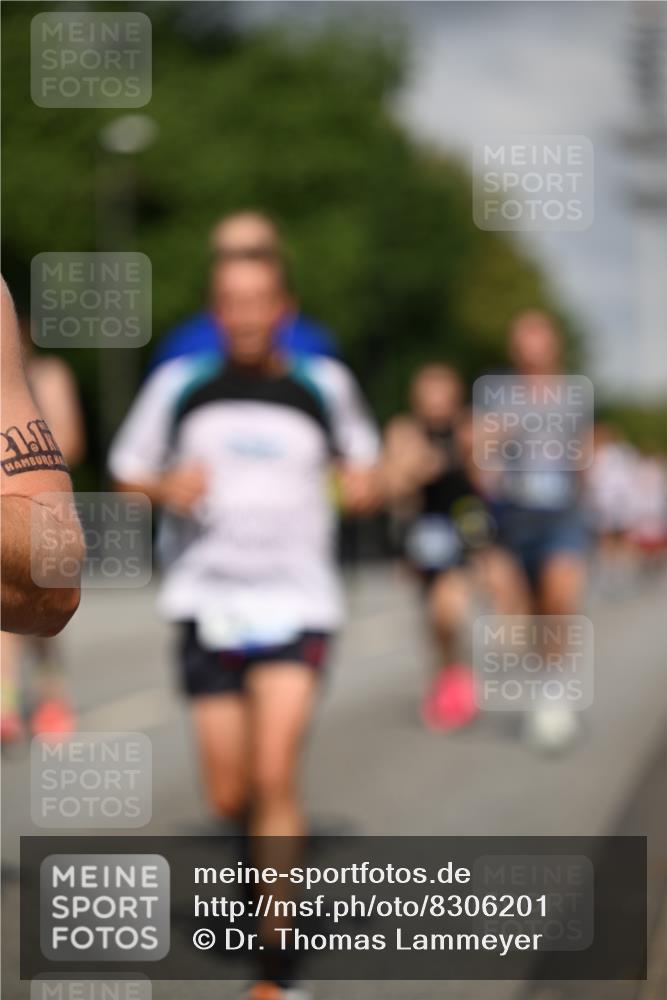 29.06.2025 - hella hamburg halbmarathon Dr. Thomas Lammeyer http://msf.ph/oto/8306201 29.06.2025 09:54:26 Kennedybrücke 1441, 1677, 1697, 2546, 2579, 3056, 3626, 4229, 4380, 4888, 4889, 4893, 5026, 5087, 5472, 5506, 5508, 5752, 5916, 6080, 6429, 6639, 6686, 6687, 6721, 7026, 7110, 7116, 7284, 7635, 8091, 8122, 8319, 8574, 8966, 9313, 10064, 10783, 11281, 11284 meine-sportfotos.de