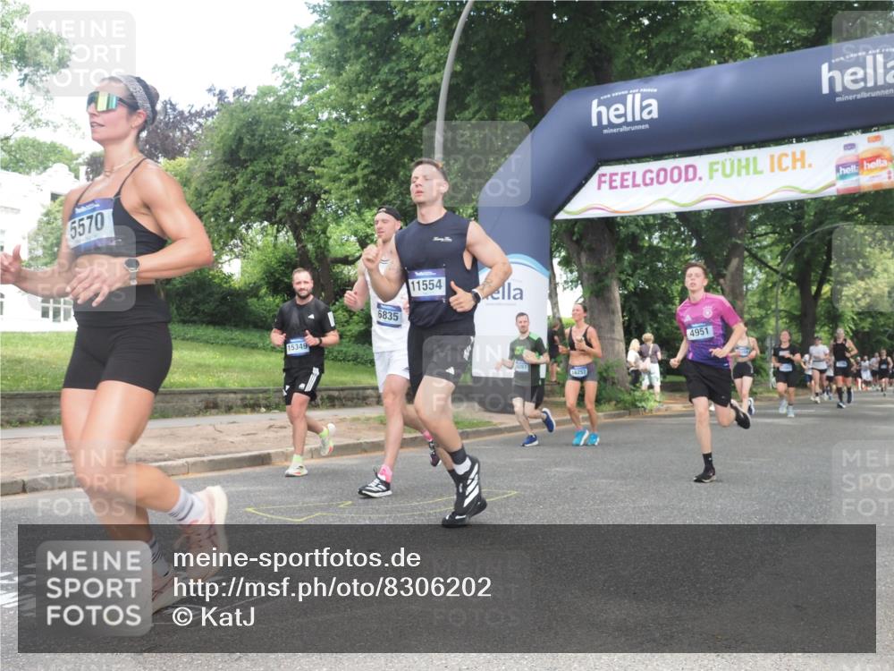 29.06.2025 - hella hamburg halbmarathon KatJ http://msf.ph/oto/8306202 29.06.2025 10:43:59 Zwischen KM18-KM19 2676, 4833, 4940, 4951, 5570, 6835 meine-sportfotos.de