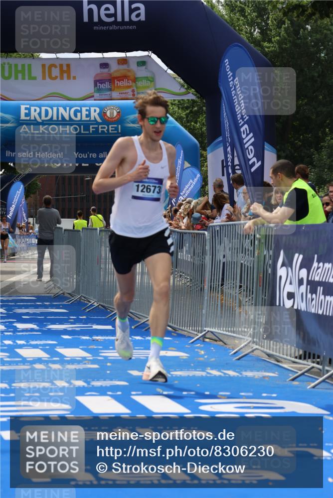 29.06.2025 - hella hamburg halbmarathon Strokosch-Dieckow http://msf.ph/oto/8306230 29.06.2025 10:15:31 Ziel 12673 meine-sportfotos.de