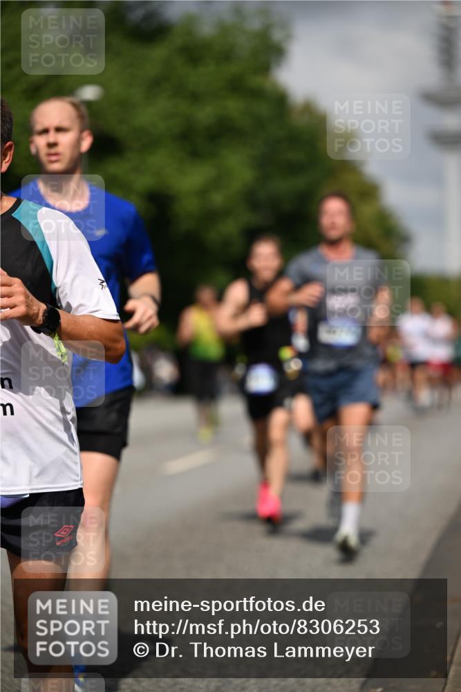 29.06.2025 - hella hamburg halbmarathon Dr. Thomas Lammeyer http://msf.ph/oto/8306253 29.06.2025 09:54:26 Kennedybrücke 1441, 1677, 1697, 2546, 2579, 3056, 3626, 4229, 4380, 4888, 4889, 4893, 5026, 5087, 5472, 5506, 5508, 5752, 5916, 6080, 6429, 6639, 6686, 6687, 6721, 7026, 7110, 7116, 7284, 7635, 8091, 8122, 8319, 8574, 8966, 9313, 10064, 10783, 11281, 11284 meine-sportfotos.de