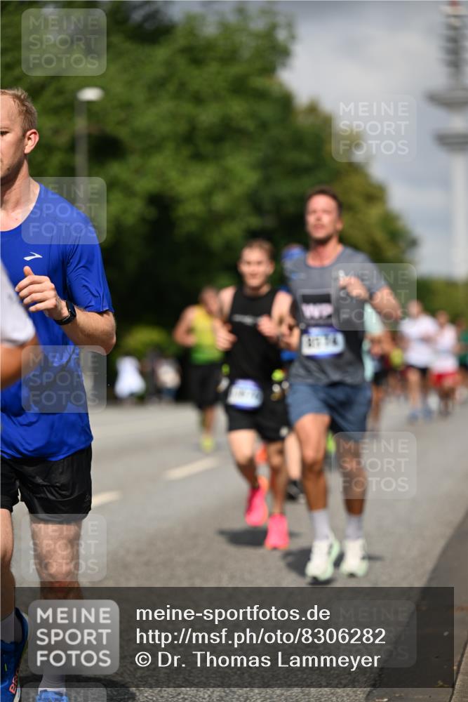 29.06.2025 - hella hamburg halbmarathon Dr. Thomas Lammeyer http://msf.ph/oto/8306282 29.06.2025 09:54:27 Kennedybrücke 1441, 1677, 1697, 1962, 2546, 2579, 3056, 3626, 4229, 4380, 4888, 4889, 4893, 5026, 5087, 5472, 5506, 5752, 5916, 6080, 6429, 6639, 6686, 6687, 6721, 6901, 7026, 7110, 7116, 7284, 7635, 8091, 8122, 8319, 8574, 8966, 9313, 10064, 10783, 11284 meine-sportfotos.de