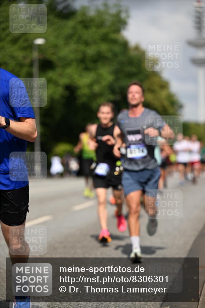 29.06.2025 - hella hamburg halbmarathon Dr. Thomas Lammeyer http://msf.ph/oto/8306301 29.06.2025 09:54:27 Kennedybrücke 1441, 1677, 1697, 1962, 2546, 2579, 3056, 3626, 4229, 4380, 4888, 4889, 4893, 5026, 5087, 5472, 5506, 5752, 5916, 6080, 6429, 6639, 6686, 6687, 6721, 6901, 7026, 7110, 7116, 7284, 7635, 8091, 8122, 8319, 8574, 8966, 9313, 10064, 10783, 11284 meine-sportfotos.de