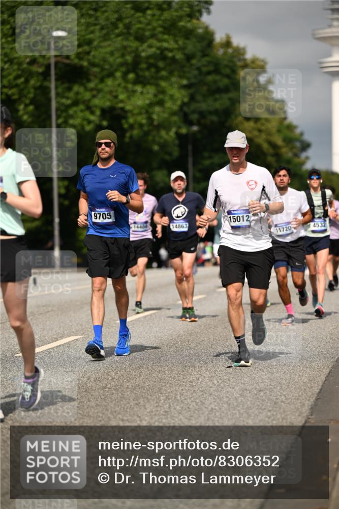 29.06.2025 - hella hamburg halbmarathon Dr. Thomas Lammeyer http://msf.ph/oto/8306352 29.06.2025 10:16:42 Kennedybrücke 1020, 1051, 2531, 2942, 3360, 3363, 4187, 4532, 5150, 6489, 7014, 7873, 8398, 8405, 8917, 9705, 10067, 10402, 10409, 11025 meine-sportfotos.de