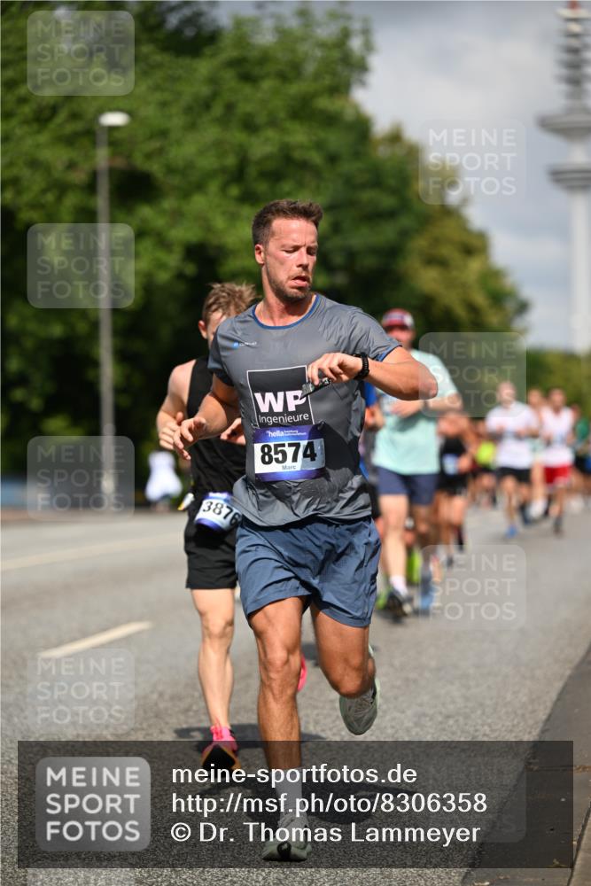 29.06.2025 - hella hamburg halbmarathon Dr. Thomas Lammeyer http://msf.ph/oto/8306358 29.06.2025 09:54:28 Kennedybrücke 1441, 1677, 1697, 1962, 2546, 2579, 3056, 3626, 4229, 4888, 4889, 4893, 5026, 5087, 5472, 5506, 5752, 5916, 6080, 6429, 6639, 6686, 6687, 6721, 6901, 7110, 7116, 7284, 7635, 8091, 8122, 8319, 8574, 8966, 9313, 10064, 10783, 11284 meine-sportfotos.de
