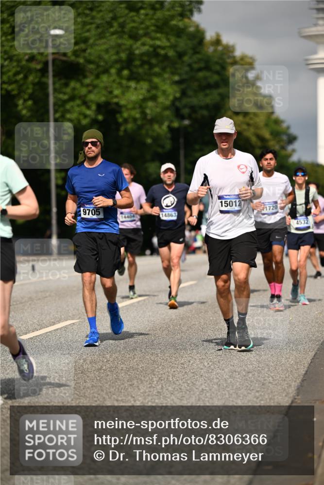 29.06.2025 - hella hamburg halbmarathon Dr. Thomas Lammeyer http://msf.ph/oto/8306366 29.06.2025 10:16:42 Kennedybrücke 1020, 1051, 2531, 2942, 3360, 3363, 4187, 4532, 5150, 6489, 7014, 7873, 8398, 8405, 8917, 9705, 10067, 10402, 10409, 11025 meine-sportfotos.de