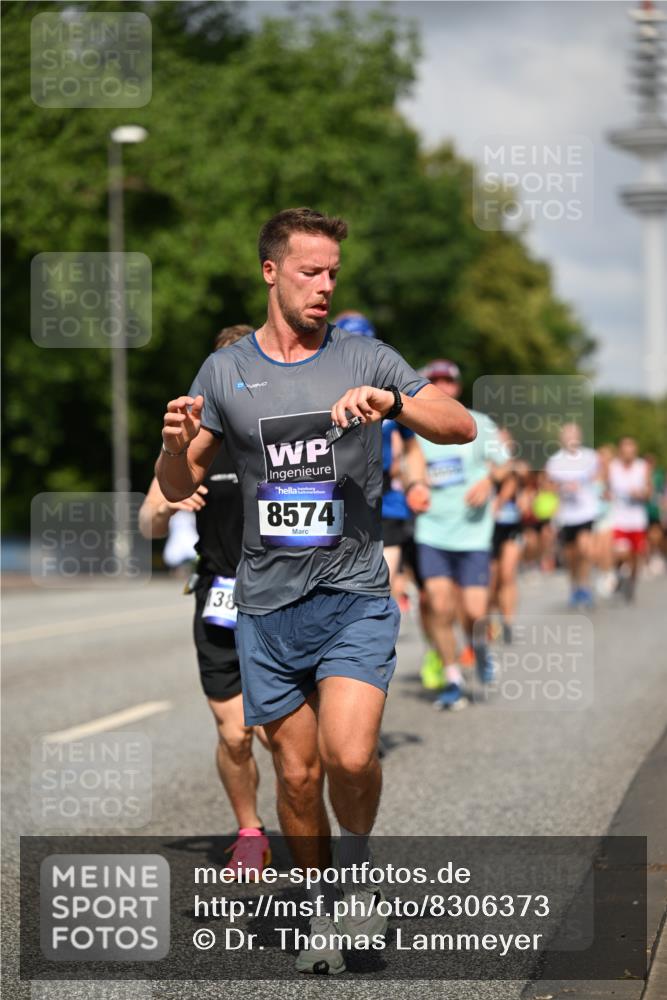 29.06.2025 - hella hamburg halbmarathon Dr. Thomas Lammeyer http://msf.ph/oto/8306373 29.06.2025 09:54:28 Kennedybrücke 1441, 1677, 1697, 1962, 2546, 2579, 3056, 3626, 4229, 4888, 4889, 4893, 5026, 5087, 5472, 5506, 5752, 5916, 6080, 6429, 6639, 6686, 6687, 6721, 6901, 7110, 7116, 7284, 7635, 8091, 8122, 8319, 8574, 8966, 9313, 10064, 10783, 11284 meine-sportfotos.de