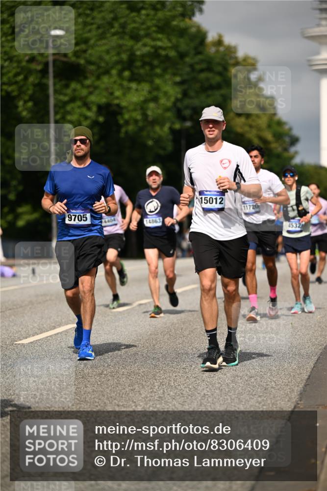 29.06.2025 - hella hamburg halbmarathon Dr. Thomas Lammeyer http://msf.ph/oto/8306409 29.06.2025 10:16:43 Kennedybrücke 1020, 1051, 2531, 2942, 3360, 3363, 4187, 4532, 5150, 6489, 7014, 7873, 8398, 8405, 8917, 9705, 10067, 10402, 10409, 11025 meine-sportfotos.de