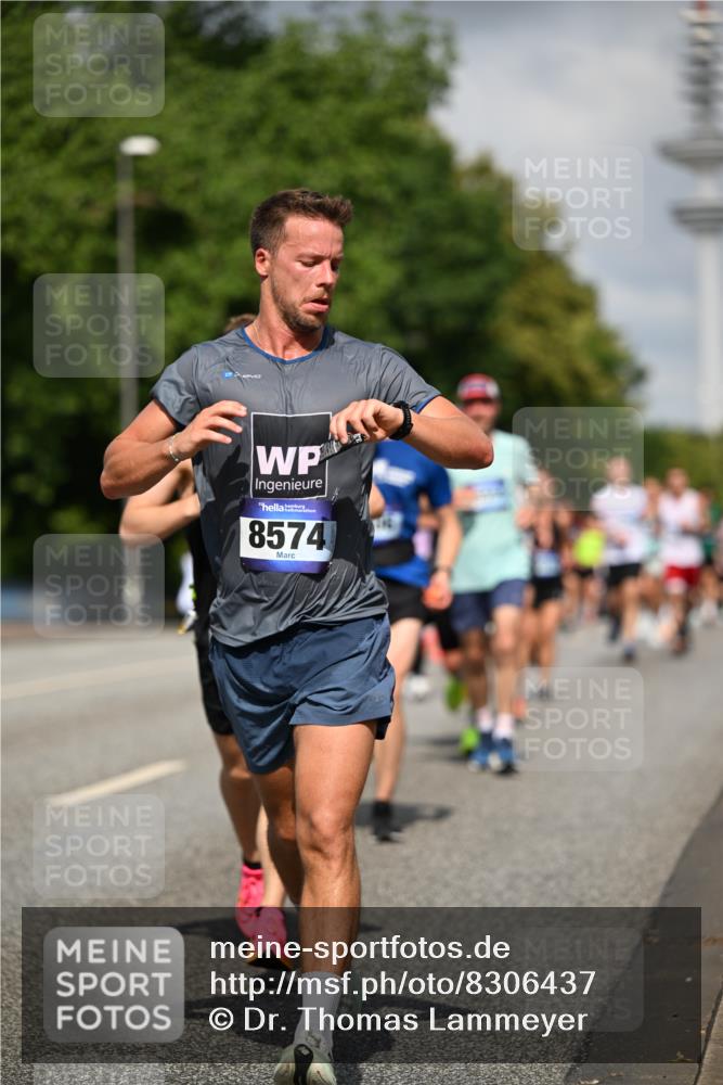 29.06.2025 - hella hamburg halbmarathon Dr. Thomas Lammeyer http://msf.ph/oto/8306437 29.06.2025 09:54:28 Kennedybrücke 1441, 1677, 1697, 1962, 2546, 2579, 3056, 3626, 4229, 4888, 4889, 4893, 5026, 5087, 5472, 5506, 5752, 5916, 6080, 6429, 6639, 6686, 6687, 6721, 6901, 7110, 7116, 7284, 7635, 8091, 8122, 8319, 8574, 8966, 9313, 10064, 10783, 11284 meine-sportfotos.de