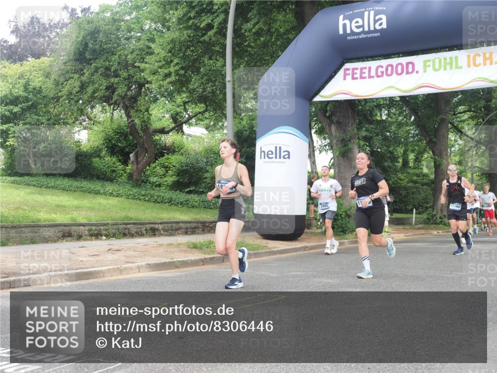 29.06.2025 - hella hamburg halbmarathon KatJ http://msf.ph/oto/8306446 29.06.2025 10:44:01 Zwischen KM18-KM19 2676, 2883, 4833, 4951, 5570, 6835 meine-sportfotos.de