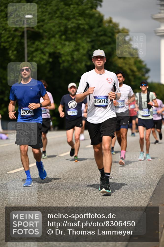 29.06.2025 - hella hamburg halbmarathon Dr. Thomas Lammeyer http://msf.ph/oto/8306450 29.06.2025 10:16:43 Kennedybrücke 1020, 1051, 2531, 2942, 3360, 3363, 4187, 4532, 5150, 6489, 7014, 7873, 8398, 8405, 8917, 9705, 10067, 10402, 10409, 11025 meine-sportfotos.de