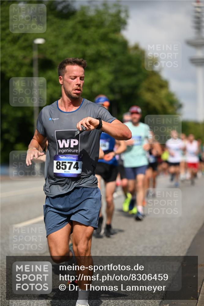 29.06.2025 - hella hamburg halbmarathon Dr. Thomas Lammeyer http://msf.ph/oto/8306459 29.06.2025 09:54:28 Kennedybrücke 1441, 1677, 1697, 1962, 2546, 2579, 3056, 3626, 4229, 4888, 4889, 4893, 5026, 5087, 5472, 5506, 5752, 5916, 6080, 6429, 6639, 6686, 6687, 6721, 6901, 7110, 7116, 7284, 7635, 8091, 8122, 8319, 8574, 8966, 9313, 10064, 10783, 11284 meine-sportfotos.de