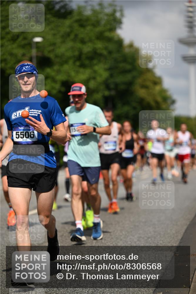 29.06.2025 - hella hamburg halbmarathon Dr. Thomas Lammeyer http://msf.ph/oto/8306568 29.06.2025 09:54:30 Kennedybrücke 1256, 1441, 1677, 1962, 2546, 2579, 3056, 4888, 4889, 4893, 5026, 5087, 5472, 5506, 5752, 5916, 6080, 6429, 6639, 6721, 6901, 7110, 7116, 7284, 7635, 8091, 8122, 8319, 8574, 8966, 9313, 10064, 10469, 10783, 11284 meine-sportfotos.de